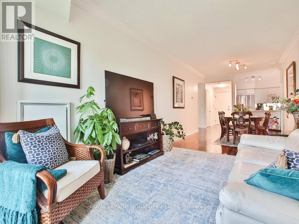 Photo 8 of 719 2111 Lake Shore Boulevard, Toronto ON