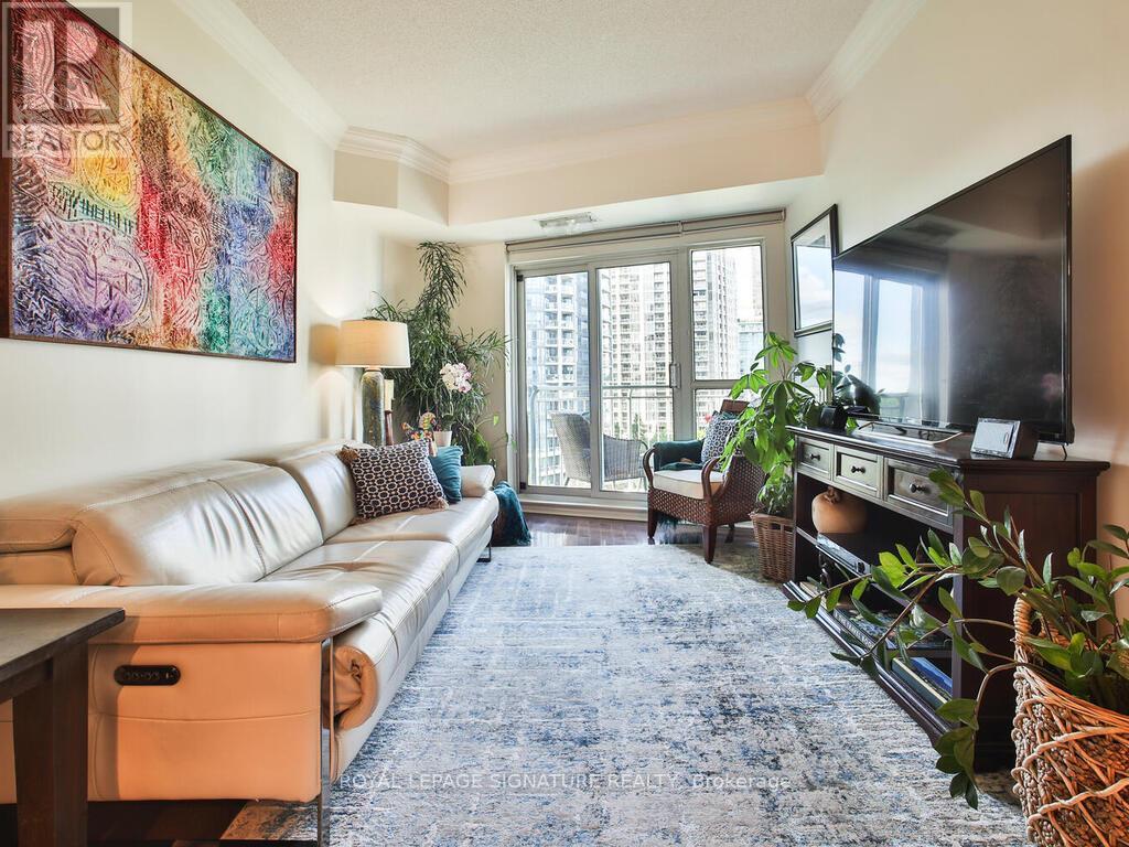 Photo 9 of 719 2111 Lake Shore Boulevard, Toronto ON
