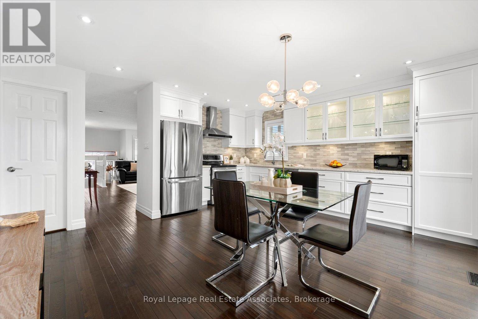 Photo 10 of 65 Summerfield Crescent, Brampton ON