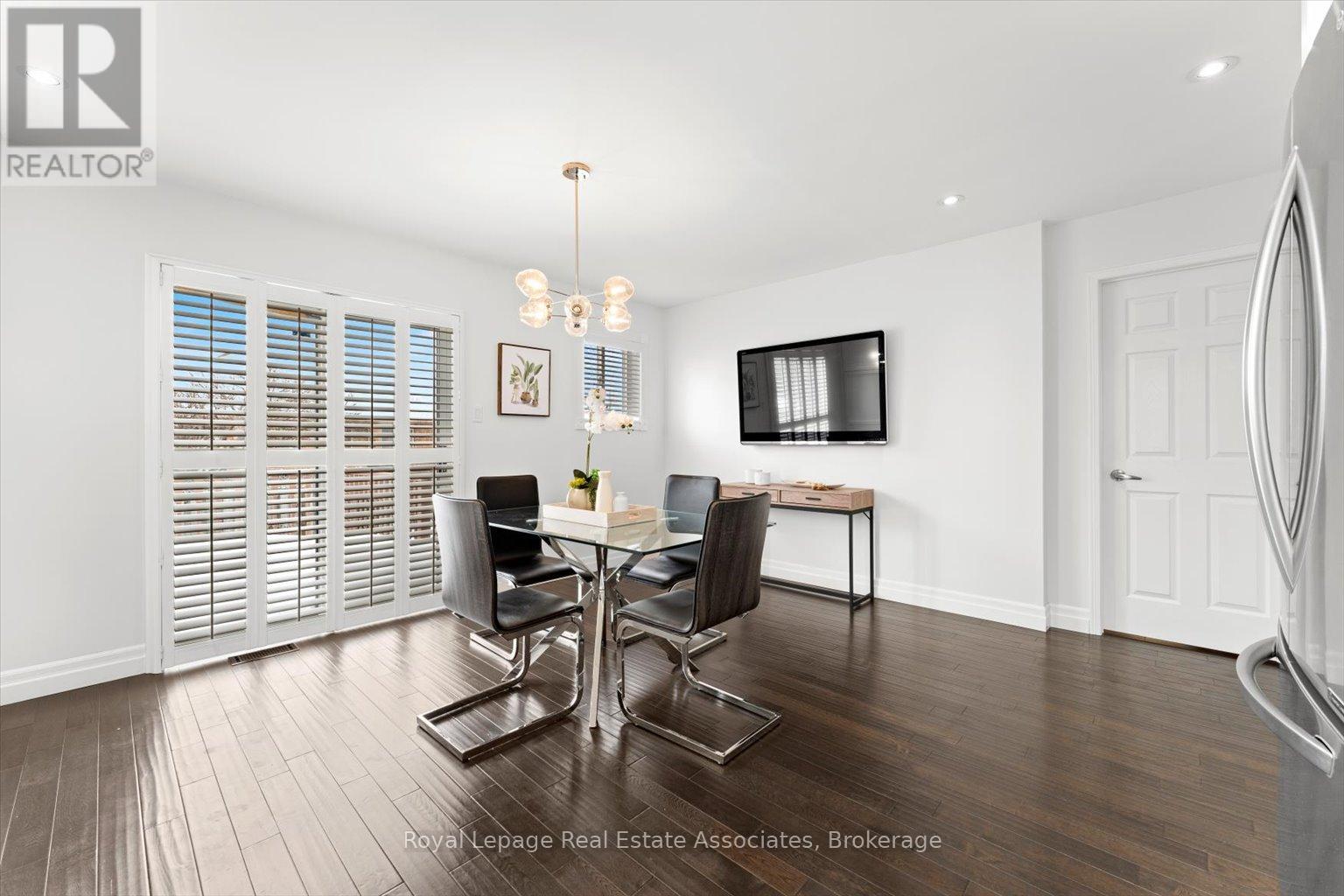 Photo 12 of 65 Summerfield Crescent, Brampton ON