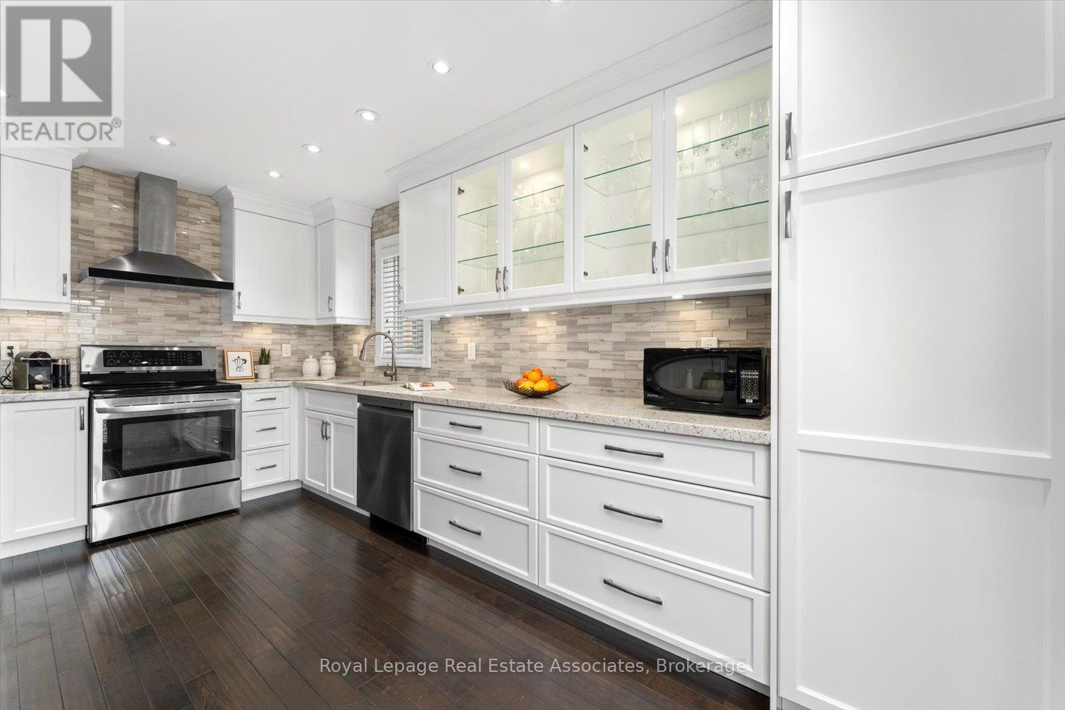 Photo 14 of 65 Summerfield Crescent, Brampton ON