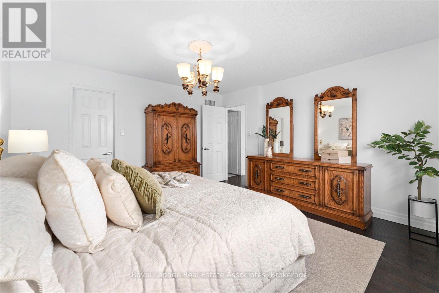Photo 17 of 65 Summerfield Crescent, Brampton ON