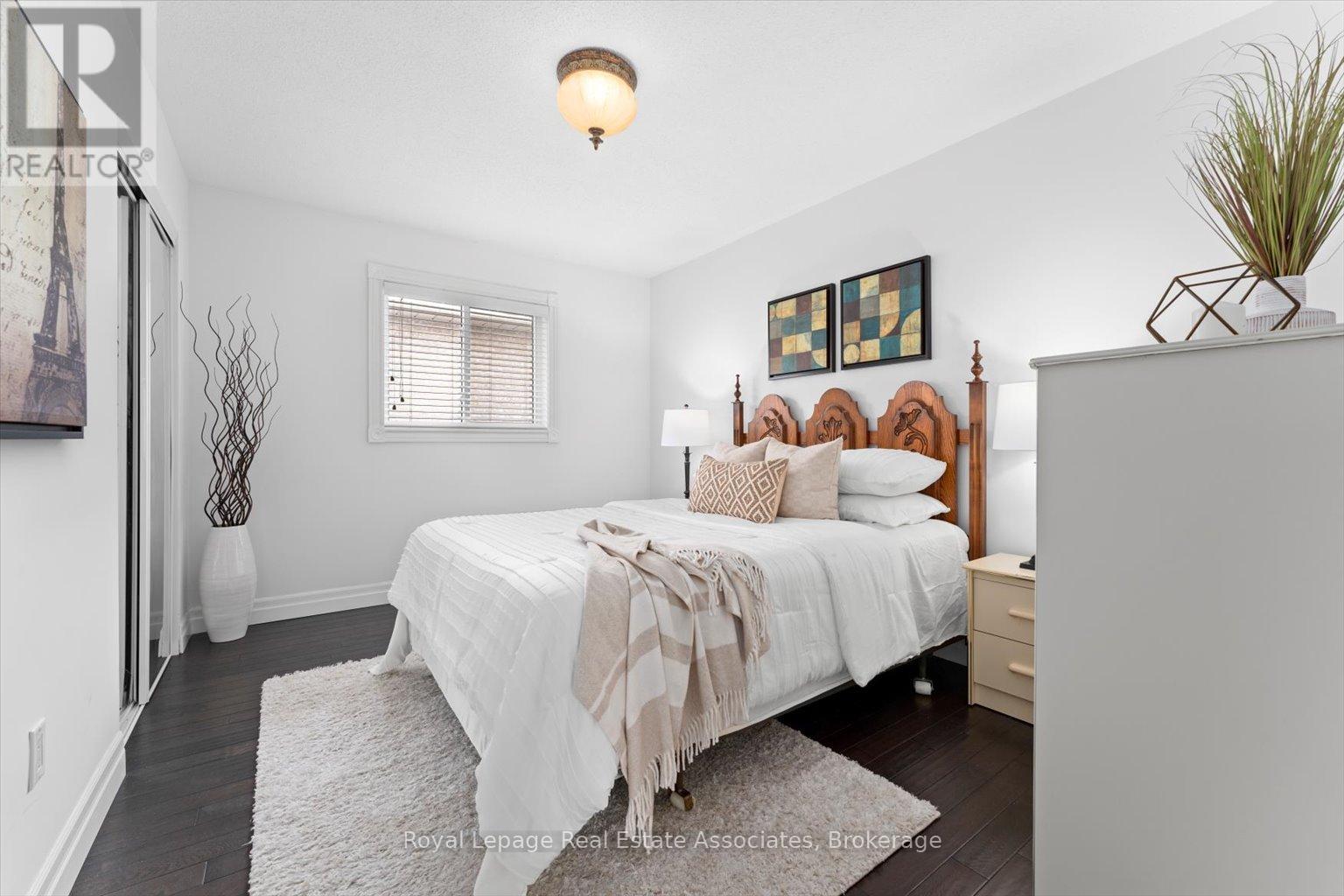 Photo 18 of 65 Summerfield Crescent, Brampton ON