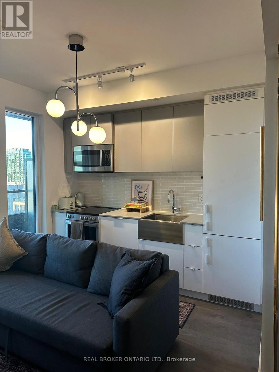 Photo 8 of 820 270 Dufferin Street, Toronto ON