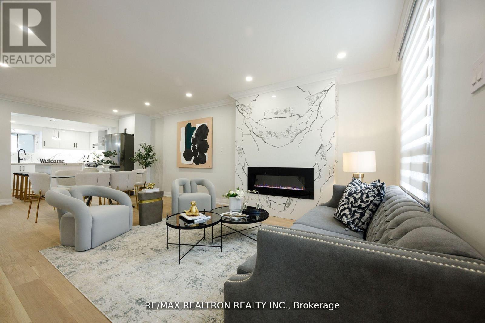 Photo 2 of 77 Hatherley Road, Toronto ON