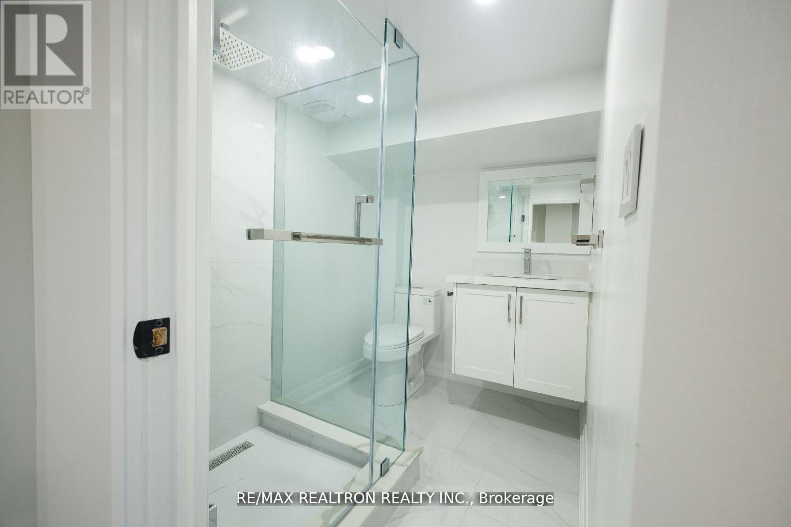 Photo 24 of 77 Hatherley Road, Toronto ON