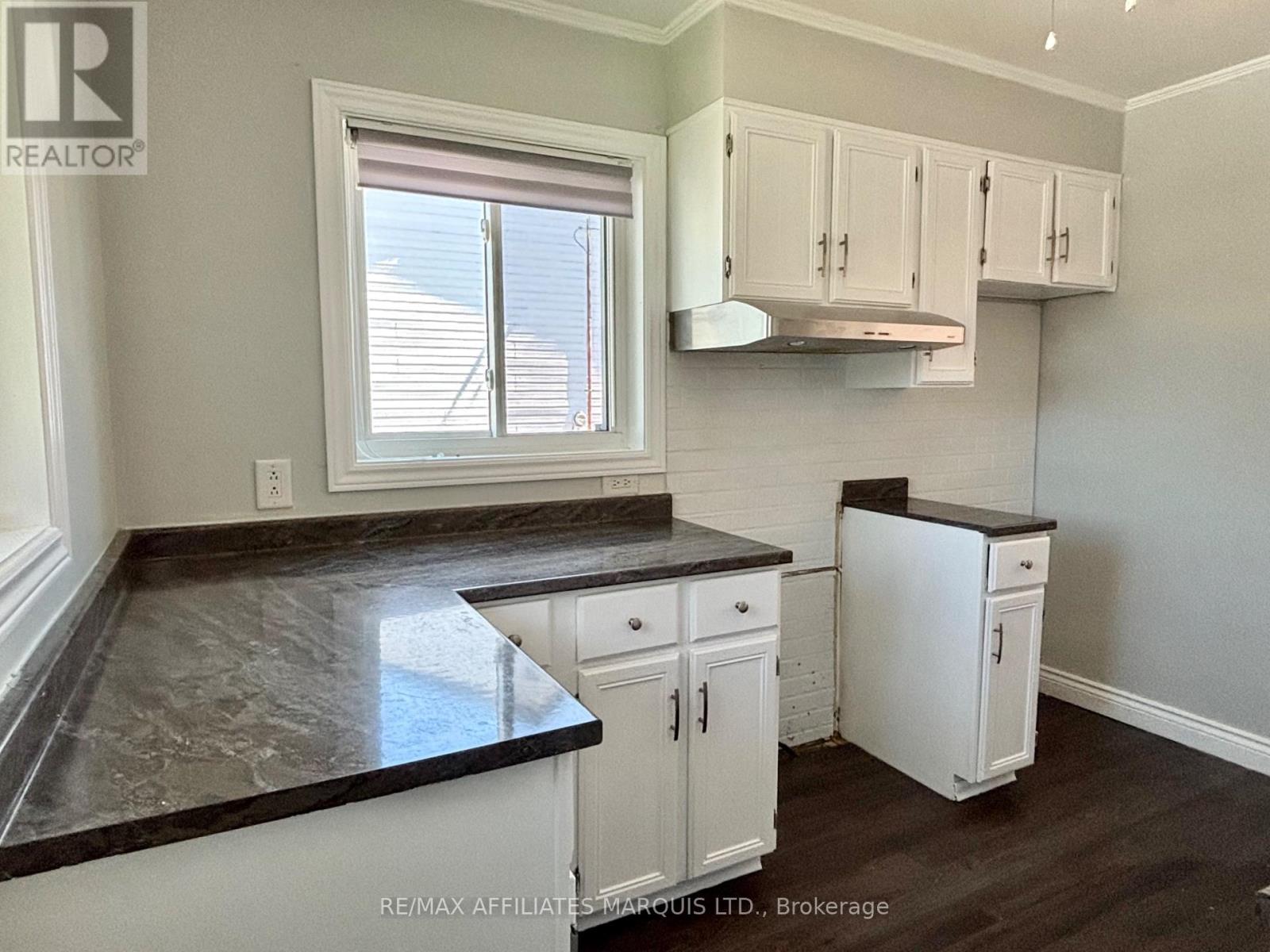 Photo 10 of 1005 Leonard Avenue, Cornwall ON