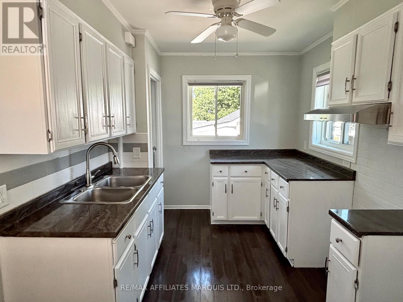 Photo 11 of 1005 Leonard Avenue, Cornwall ON