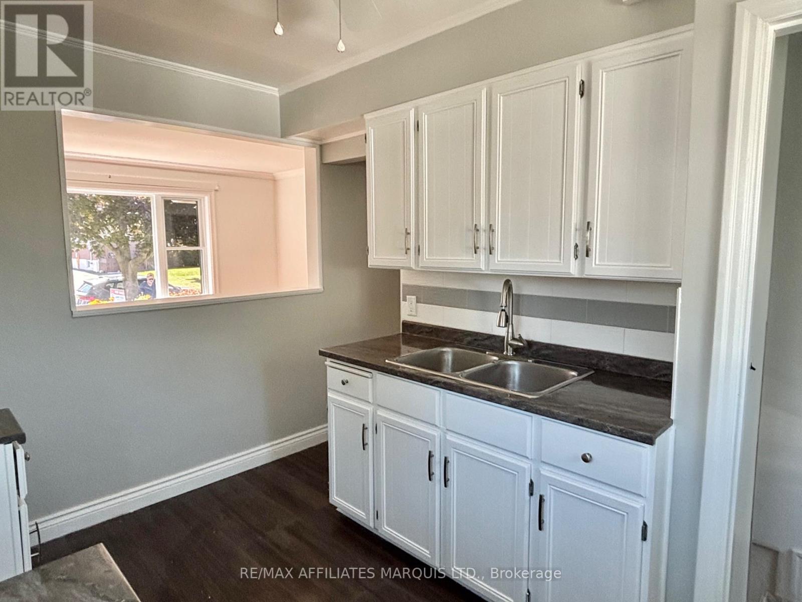Photo 13 of 1005 Leonard Avenue, Cornwall ON