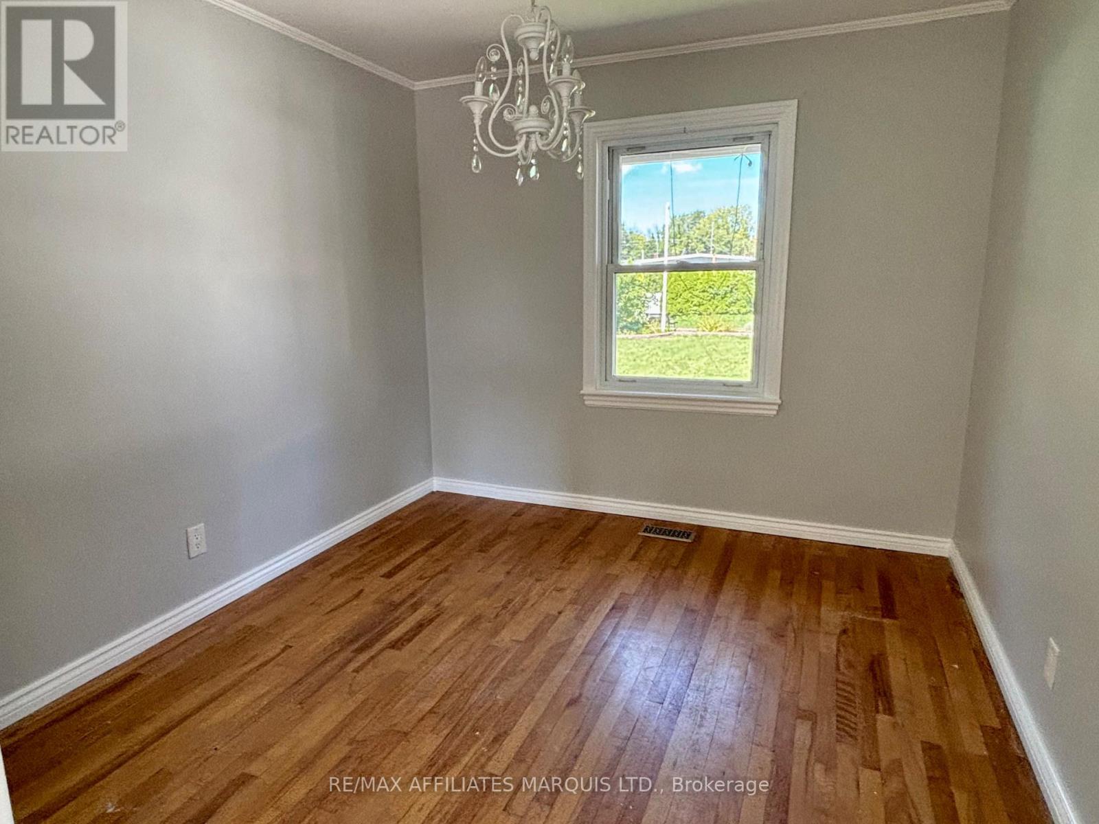 Photo 14 of 1005 Leonard Avenue, Cornwall ON
