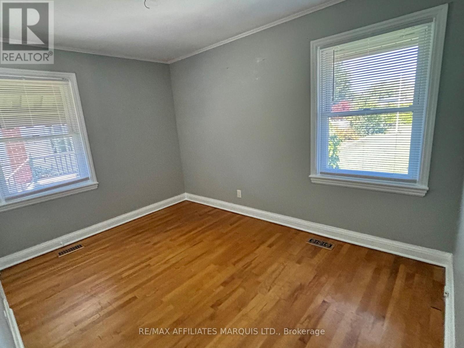 Photo 15 of 1005 Leonard Avenue, Cornwall ON