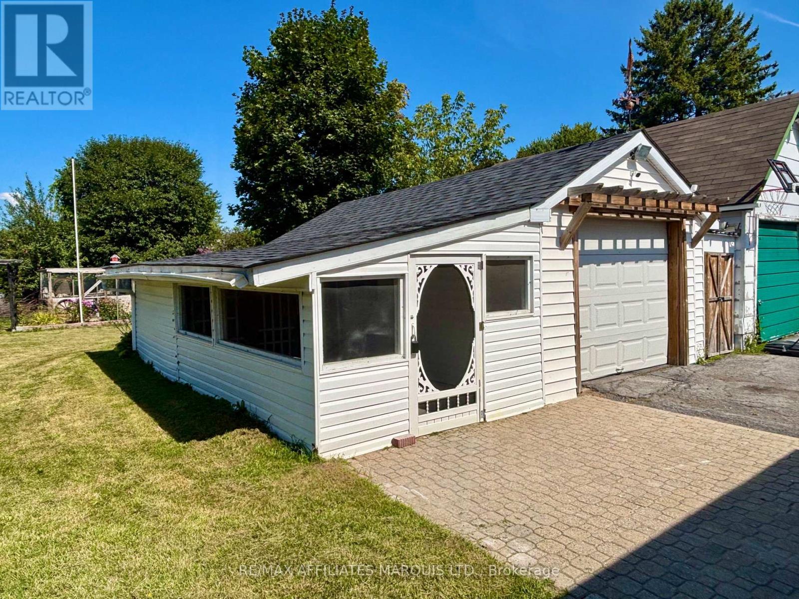 Photo 23 of 1005 Leonard Avenue, Cornwall ON