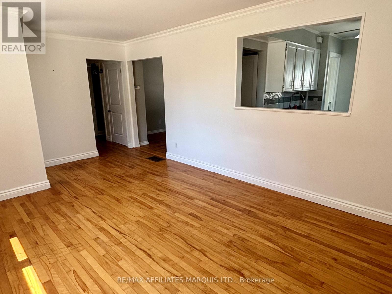 Photo 8 of 1005 Leonard Avenue, Cornwall ON