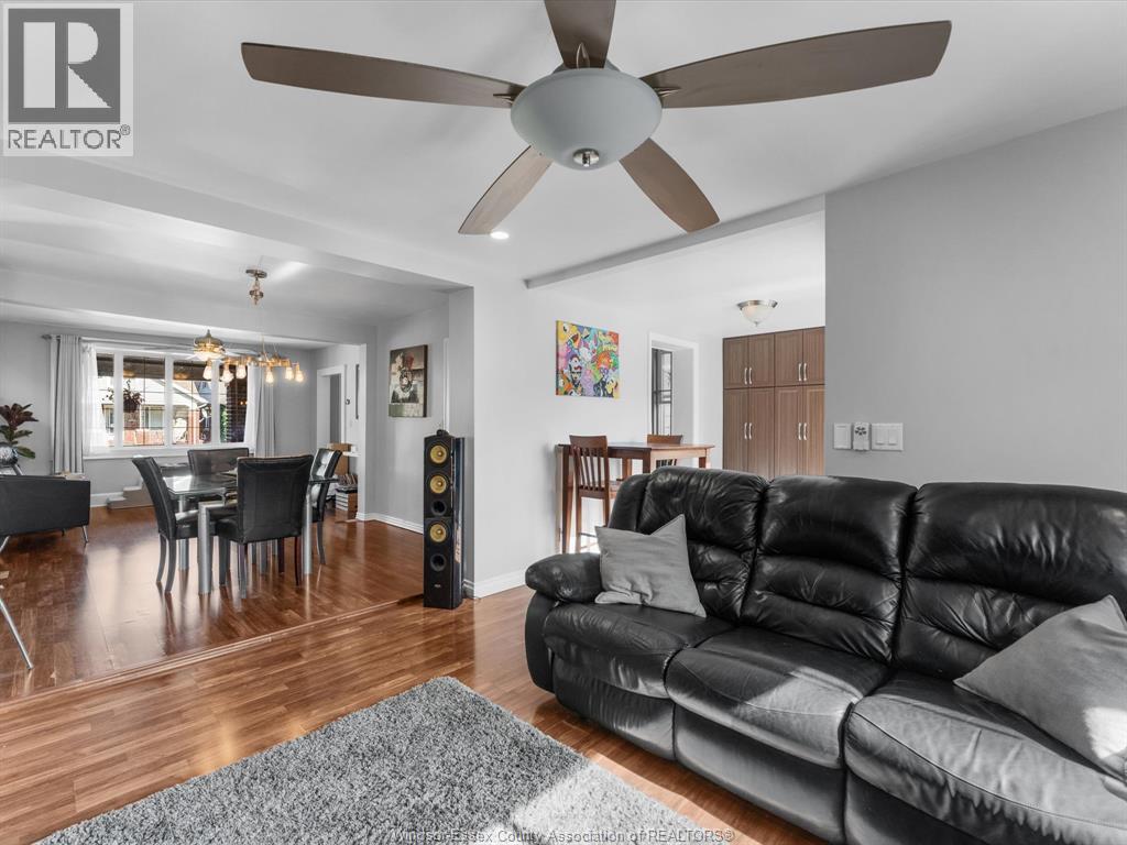 Photo 11 of 1763 Lincoln, Windsor ON