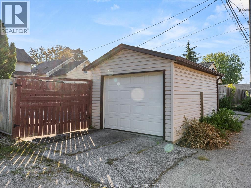 Photo 34 of 1763 Lincoln, Windsor ON