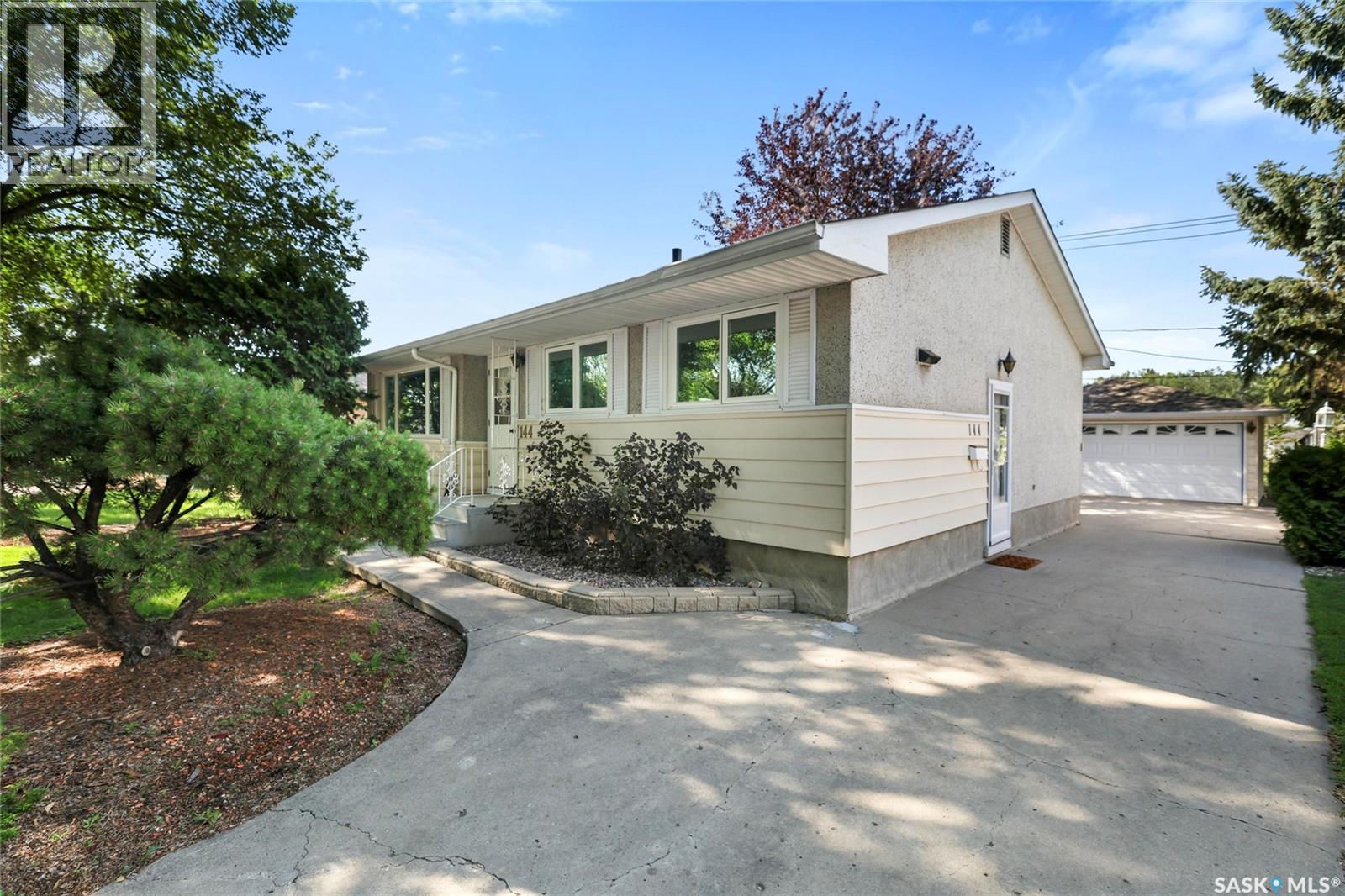 Photo 1 of 144 Woodward Avenue, Regina SK