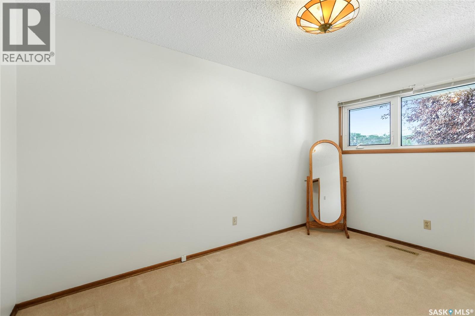 Photo 19 of 144 Woodward Avenue, Regina SK