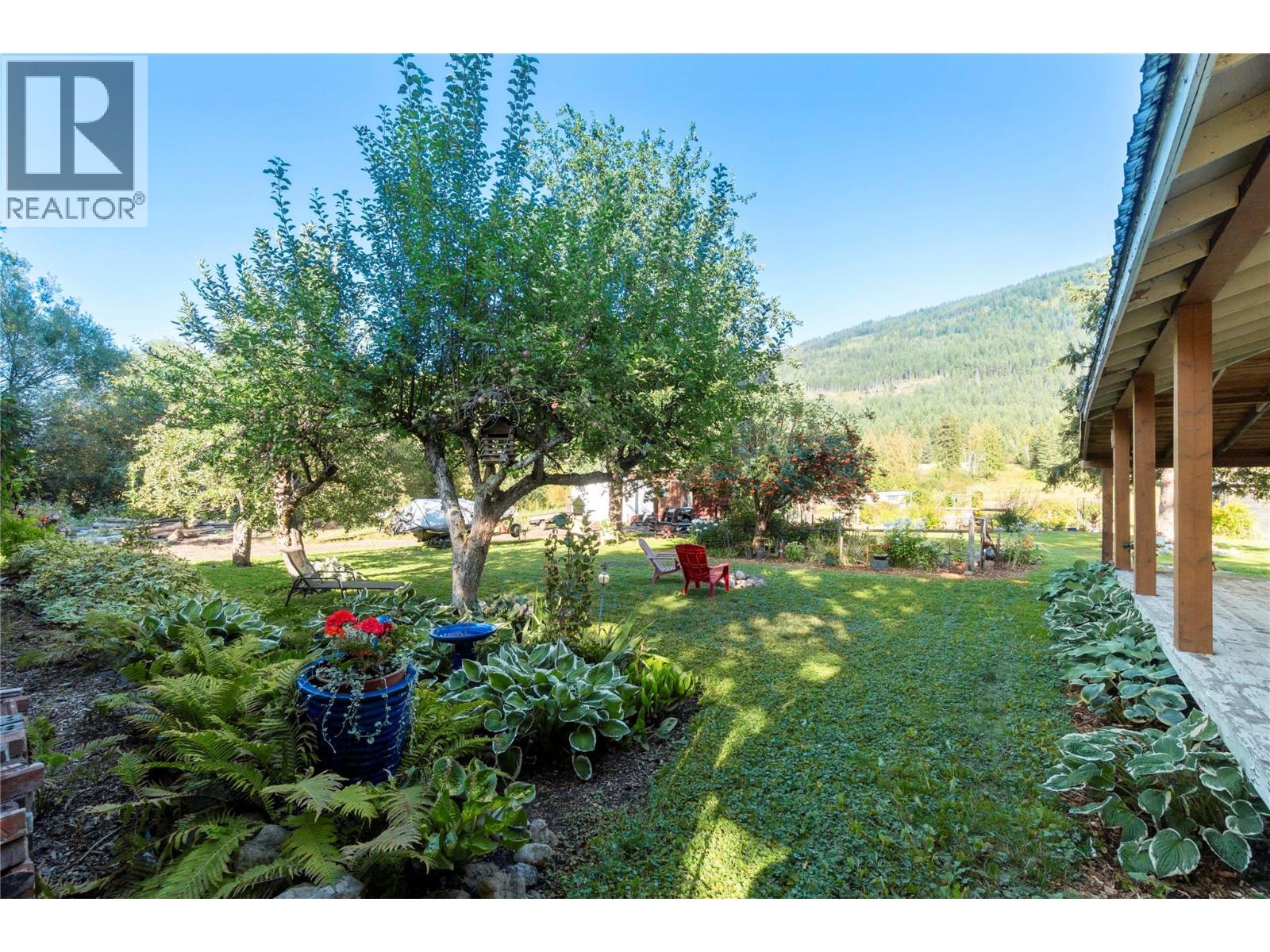 Photo 3 of 3590 50 Street Ne, Salmon Arm BC