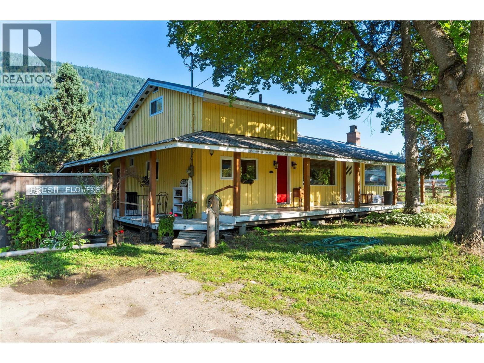 Photo 2 of 3590 50 Street Ne, Salmon Arm BC