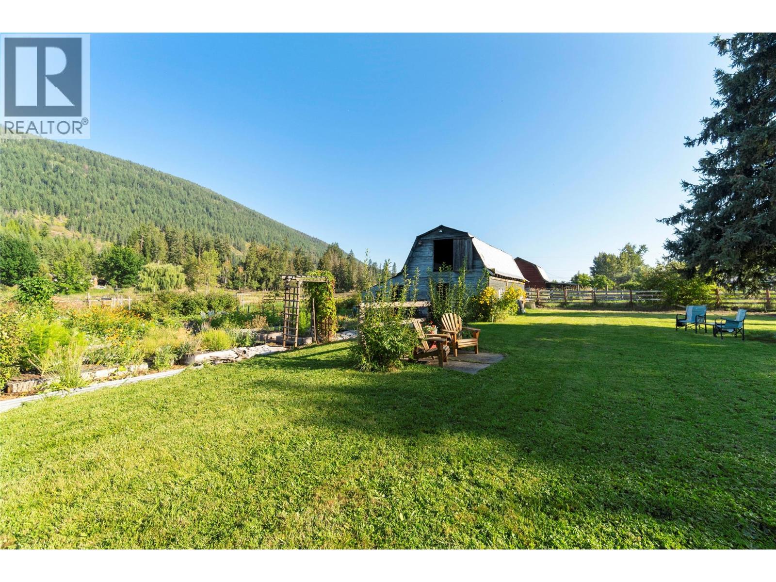 Photo 35 of 3590 50 Street Ne, Salmon Arm BC