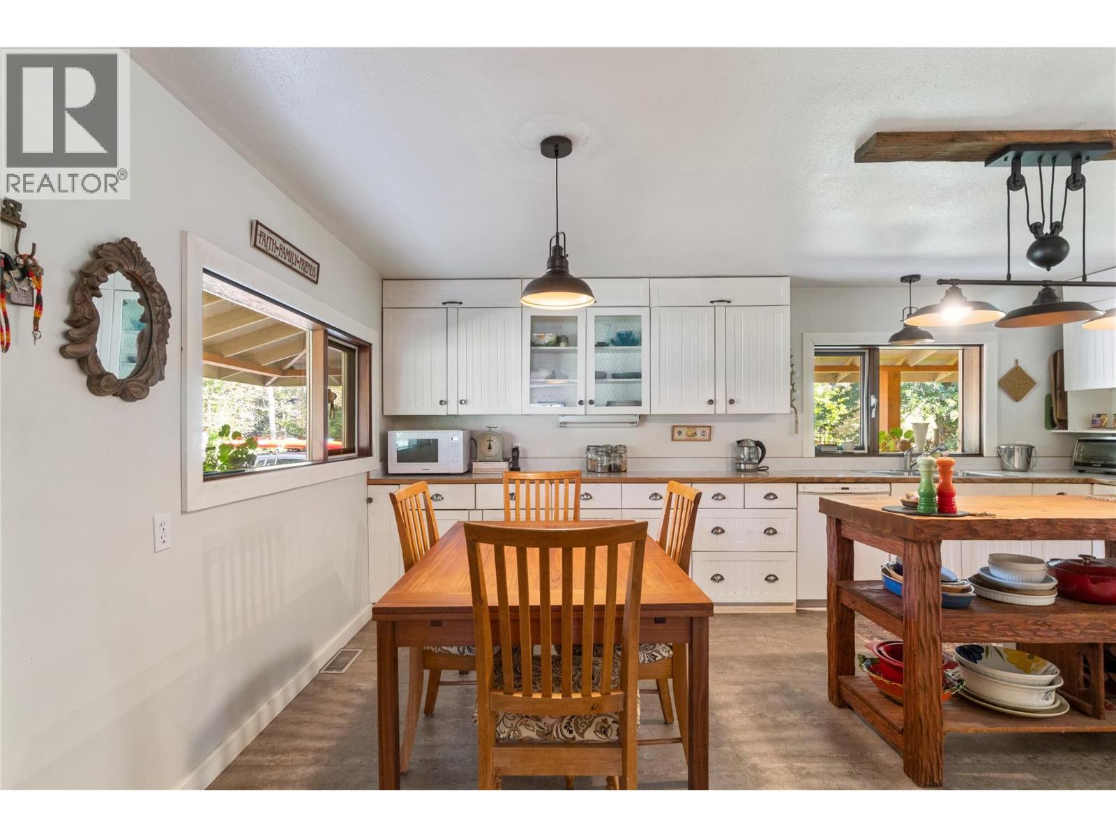 Photo 9 of 3590 50 Street Ne, Salmon Arm BC