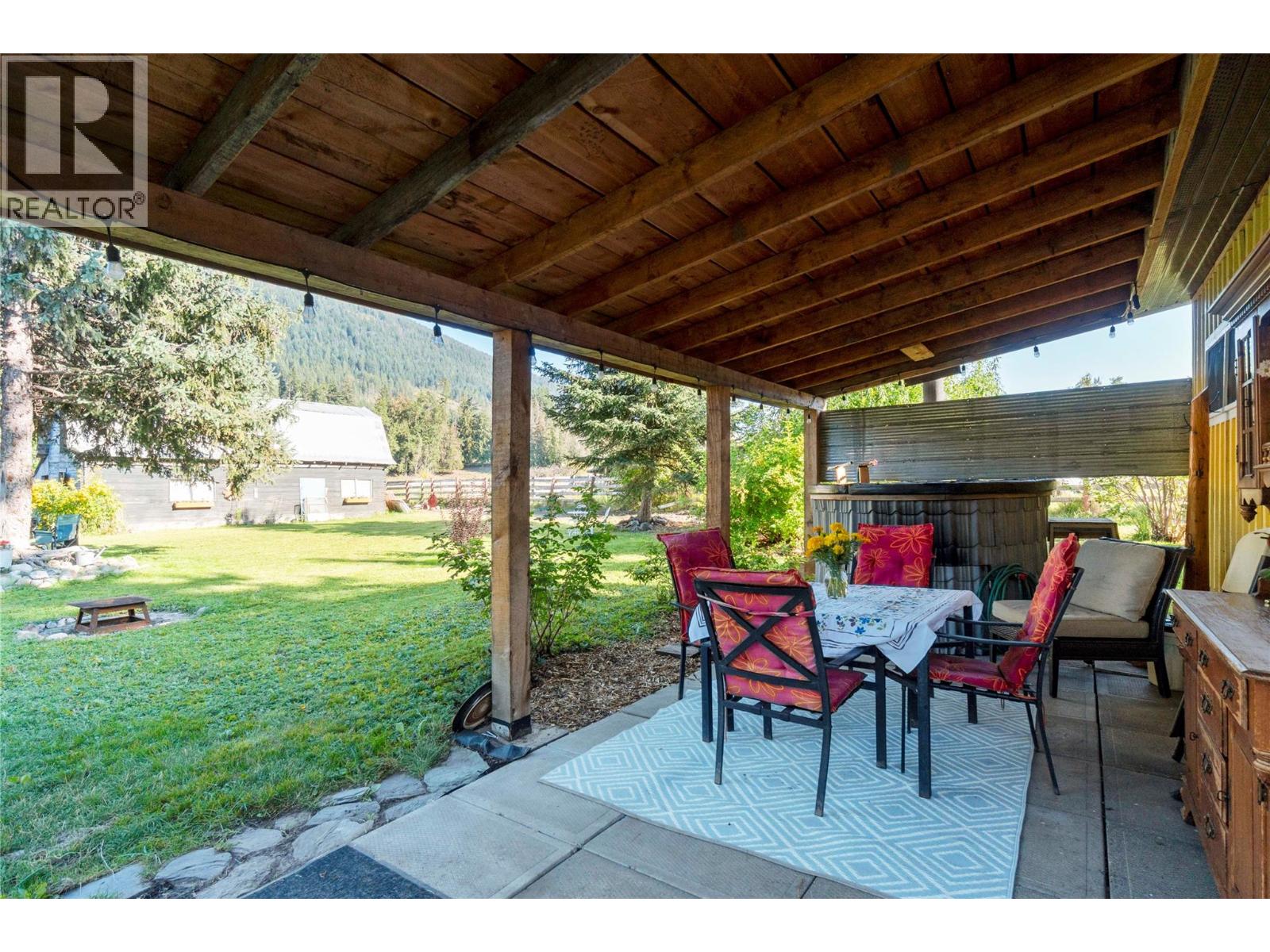 Photo 4 of 3590 50 Street Ne, Salmon Arm BC