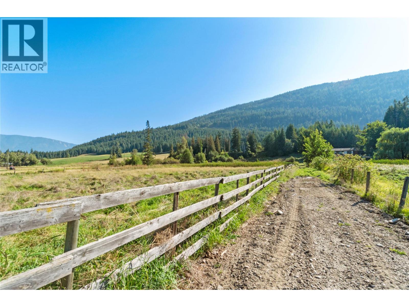 Photo 34 of 3590 50 Street Ne, Salmon Arm BC