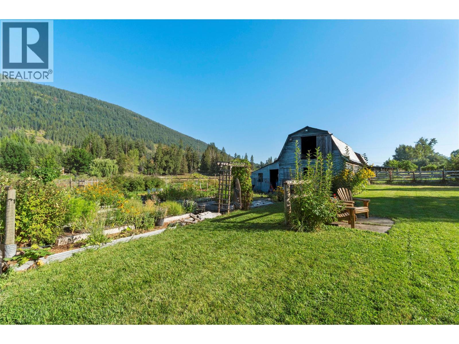 Photo 39 of 3590 50 Street Ne, Salmon Arm BC