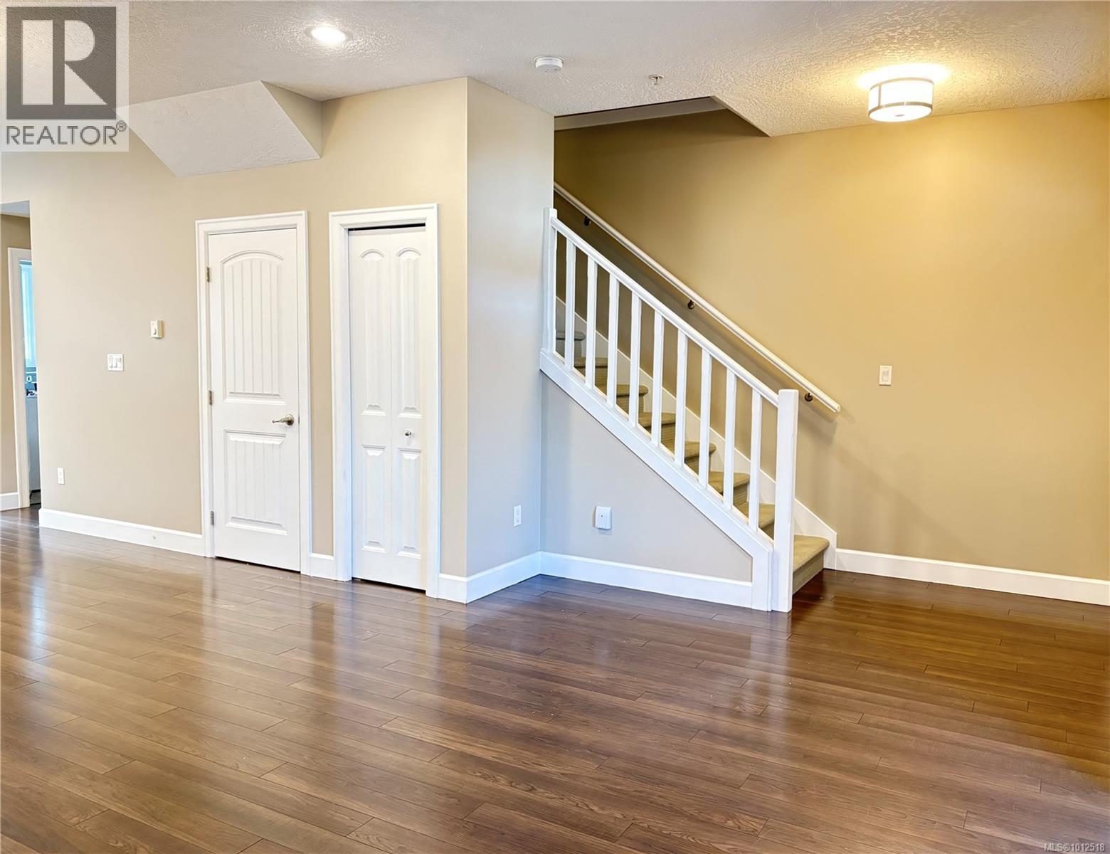 Photo 10 of 103 499 Milton St, Nanaimo BC
