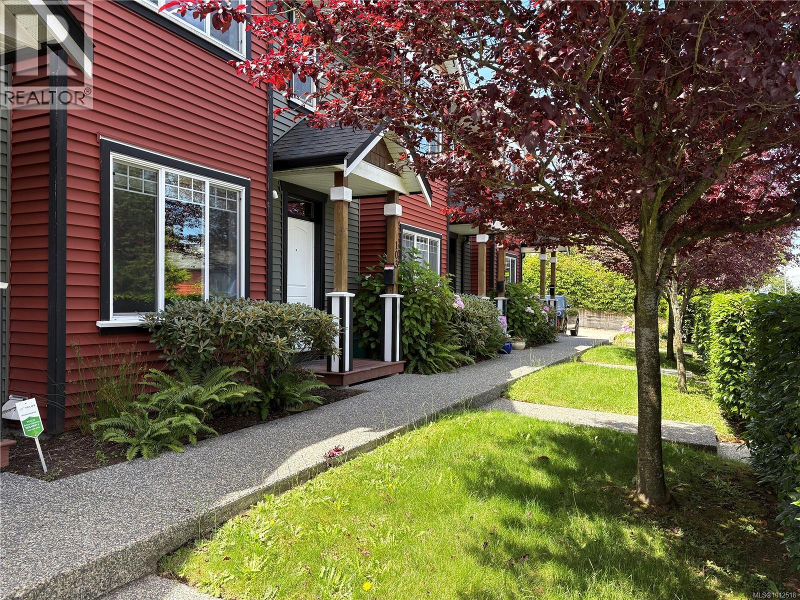 Photo 2 of 103 499 Milton St, Nanaimo BC