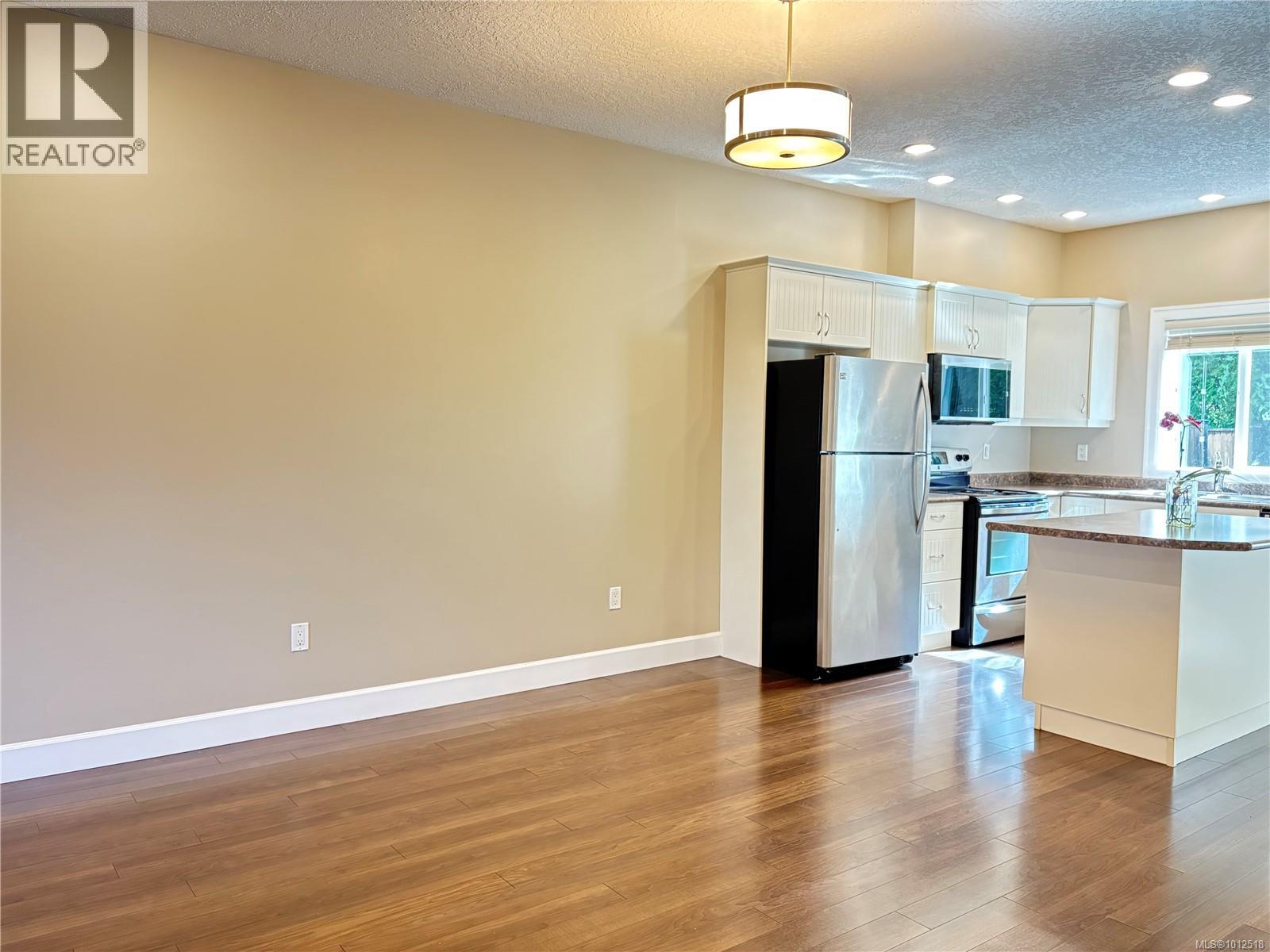 Photo 5 of 103 499 Milton St, Nanaimo BC