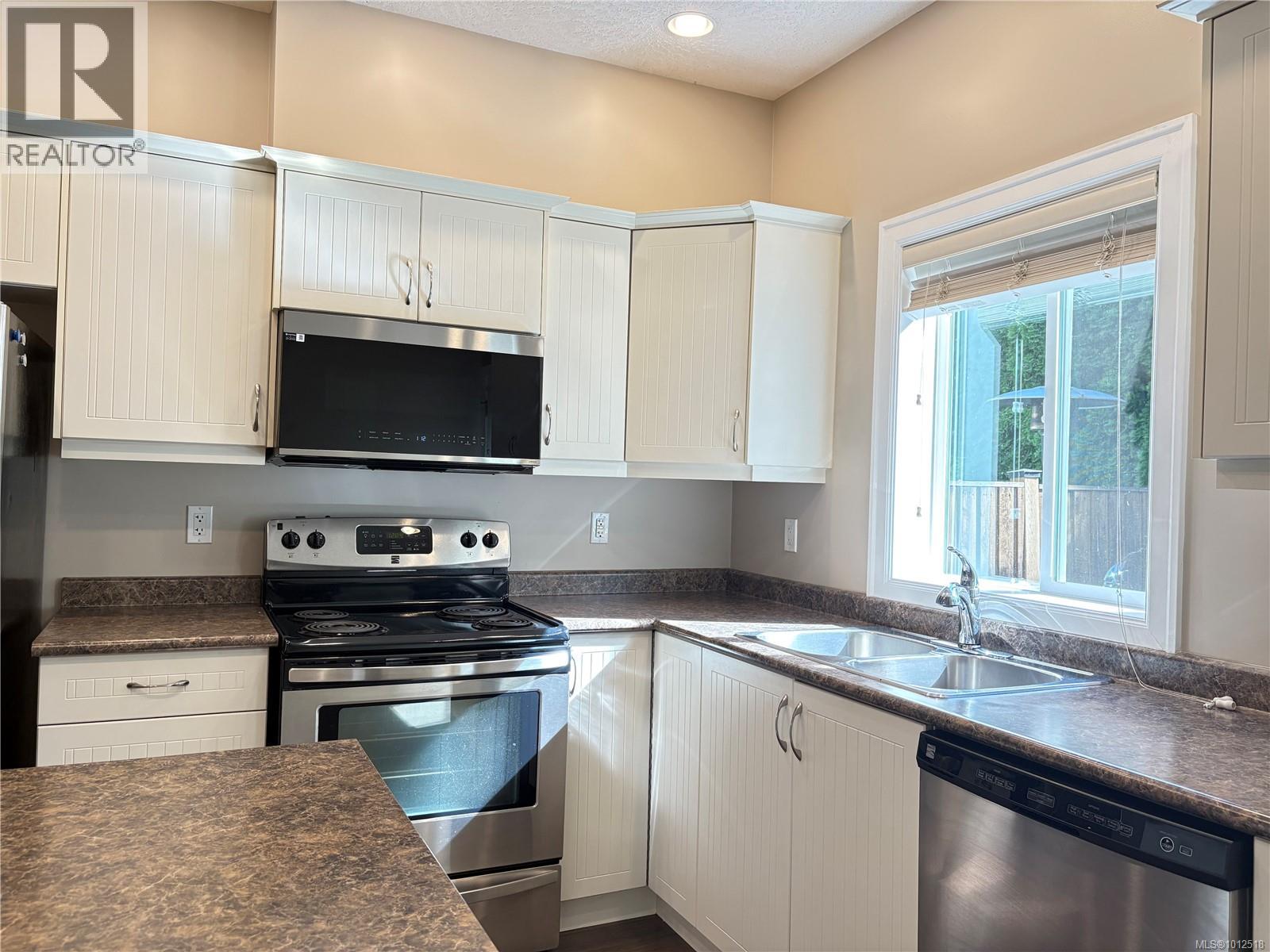 Photo 6 of 103 499 Milton St, Nanaimo BC