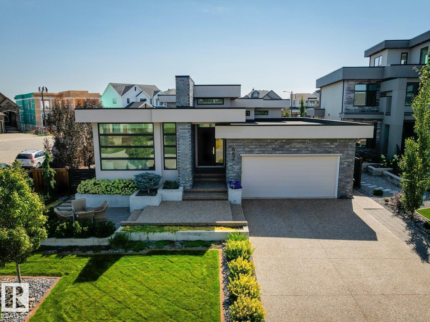 Photo 1 of 682 Howatt Dr Sw, Edmonton AB