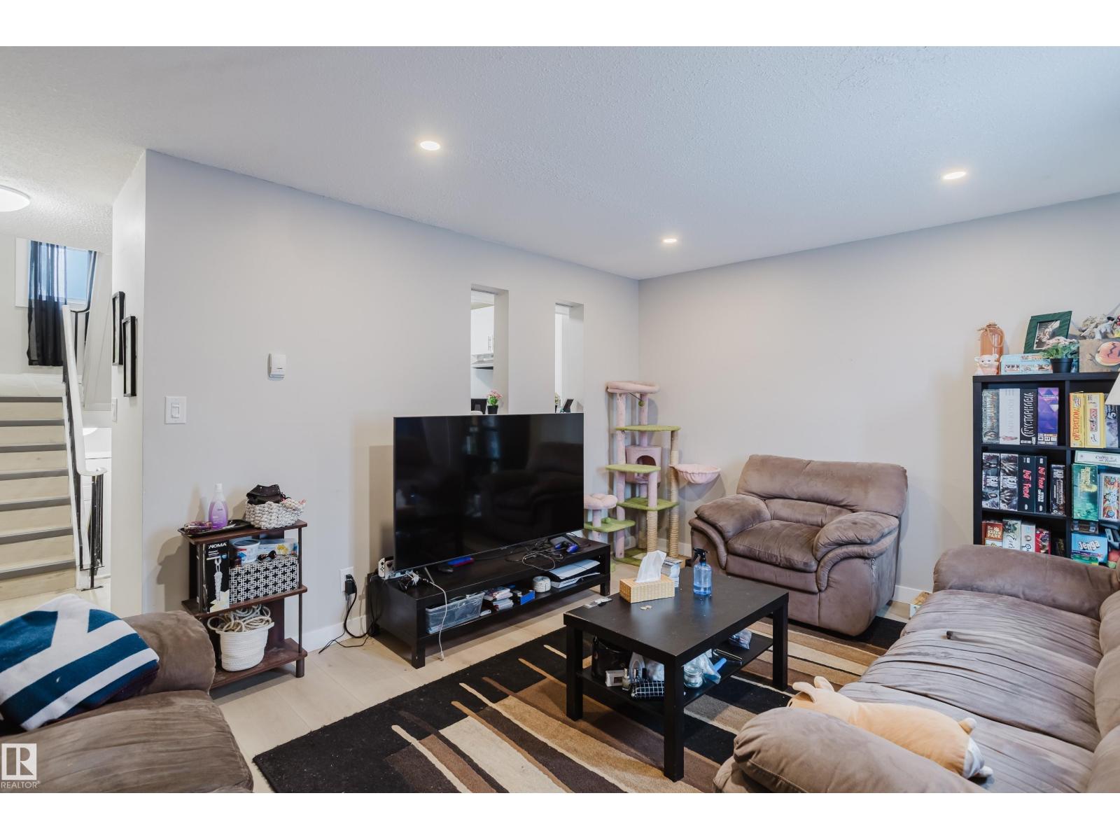 Photo 14 of 149 153 Millbourne Rd E Nw, Edmonton AB