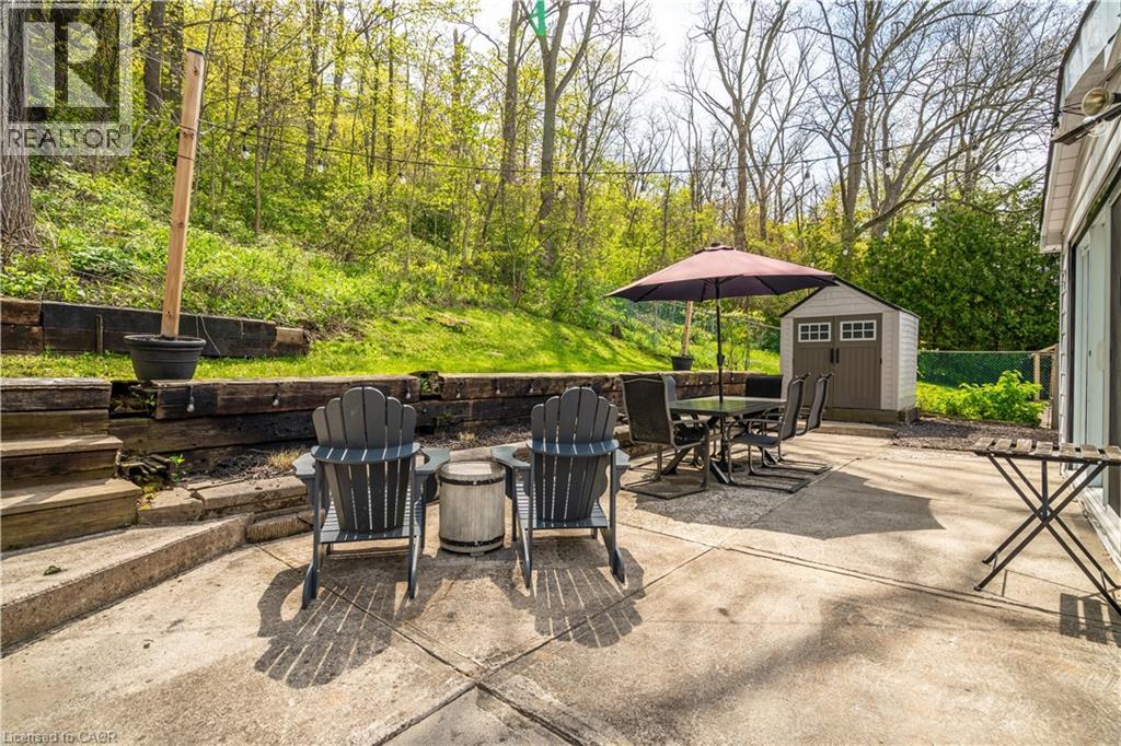 Photo 2 of 34 Palm Court, Stoney Creek ON