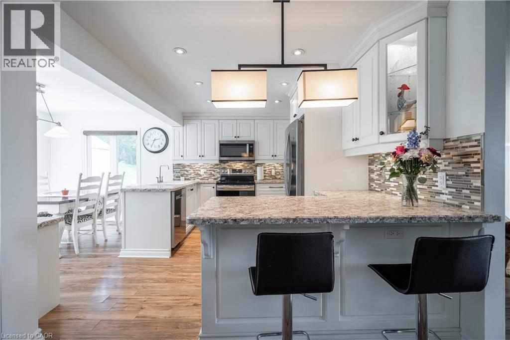 Photo 14 of 34 Palm Court, Stoney Creek ON
