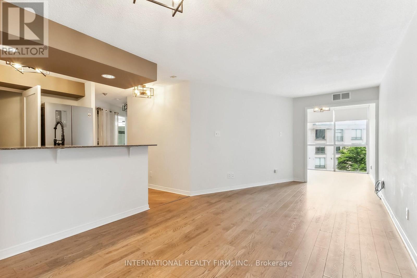 Photo 11 of 628 801 King Street W, Toronto ON