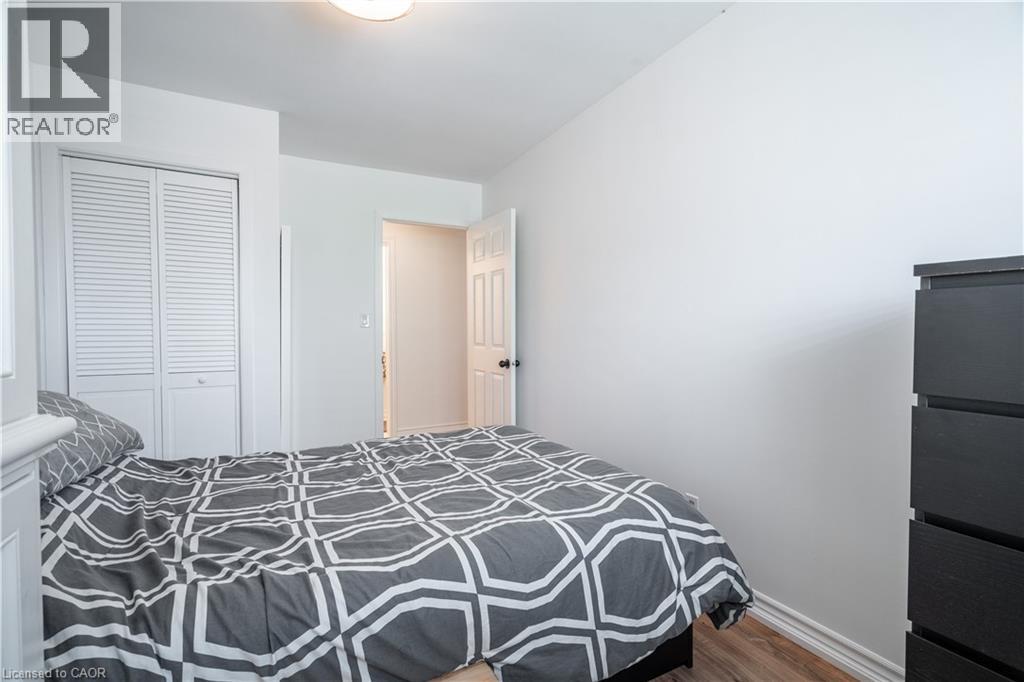 Photo 22 of 34 Palm Court, Stoney Creek ON