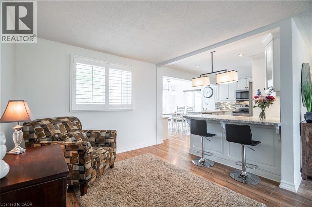 Photo 16 of 34 Palm Court, Stoney Creek ON