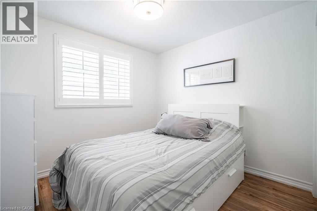 Photo 25 of 34 Palm Court, Stoney Creek ON
