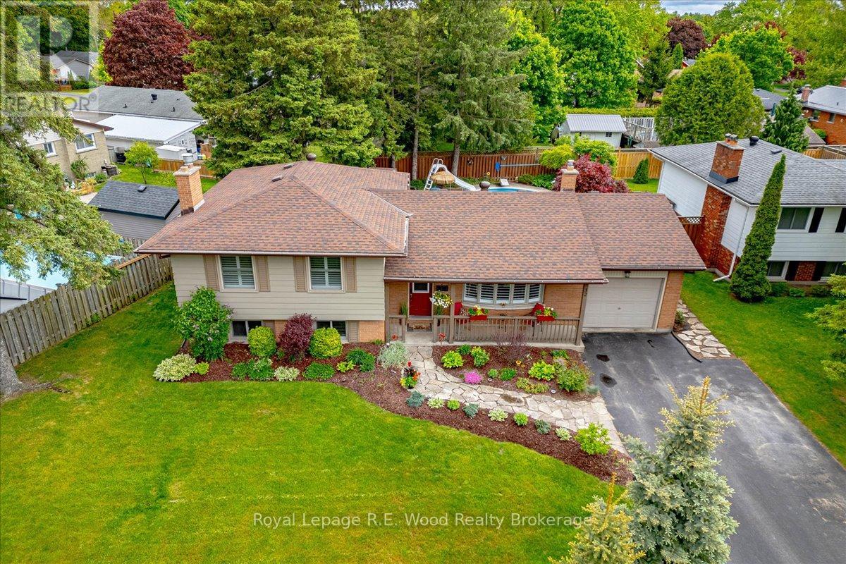 Photo 1 of 32 Devon Court, Tillsonburg ON