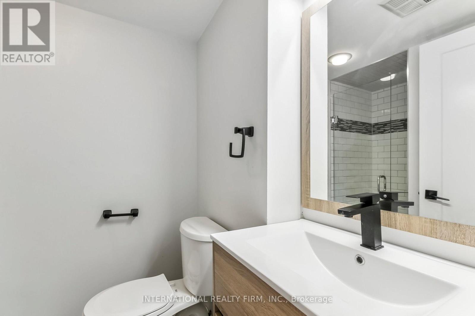 Photo 29 of 628 801 King Street W, Toronto ON