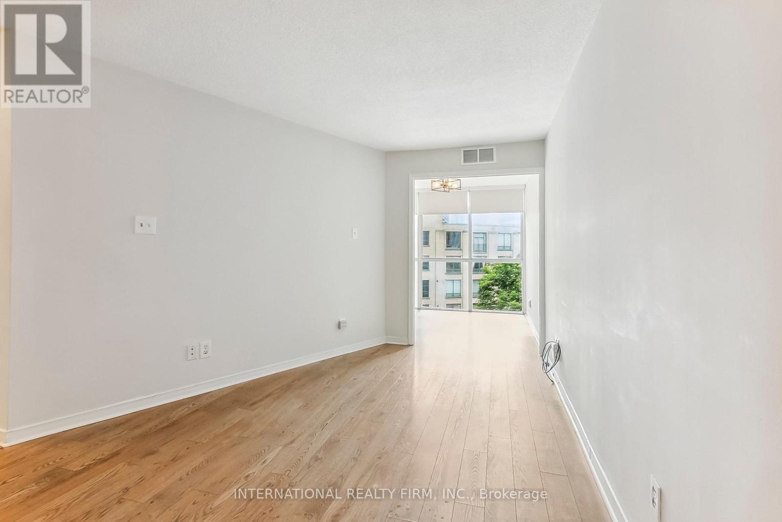 Photo 6 of 628 801 King Street W, Toronto ON