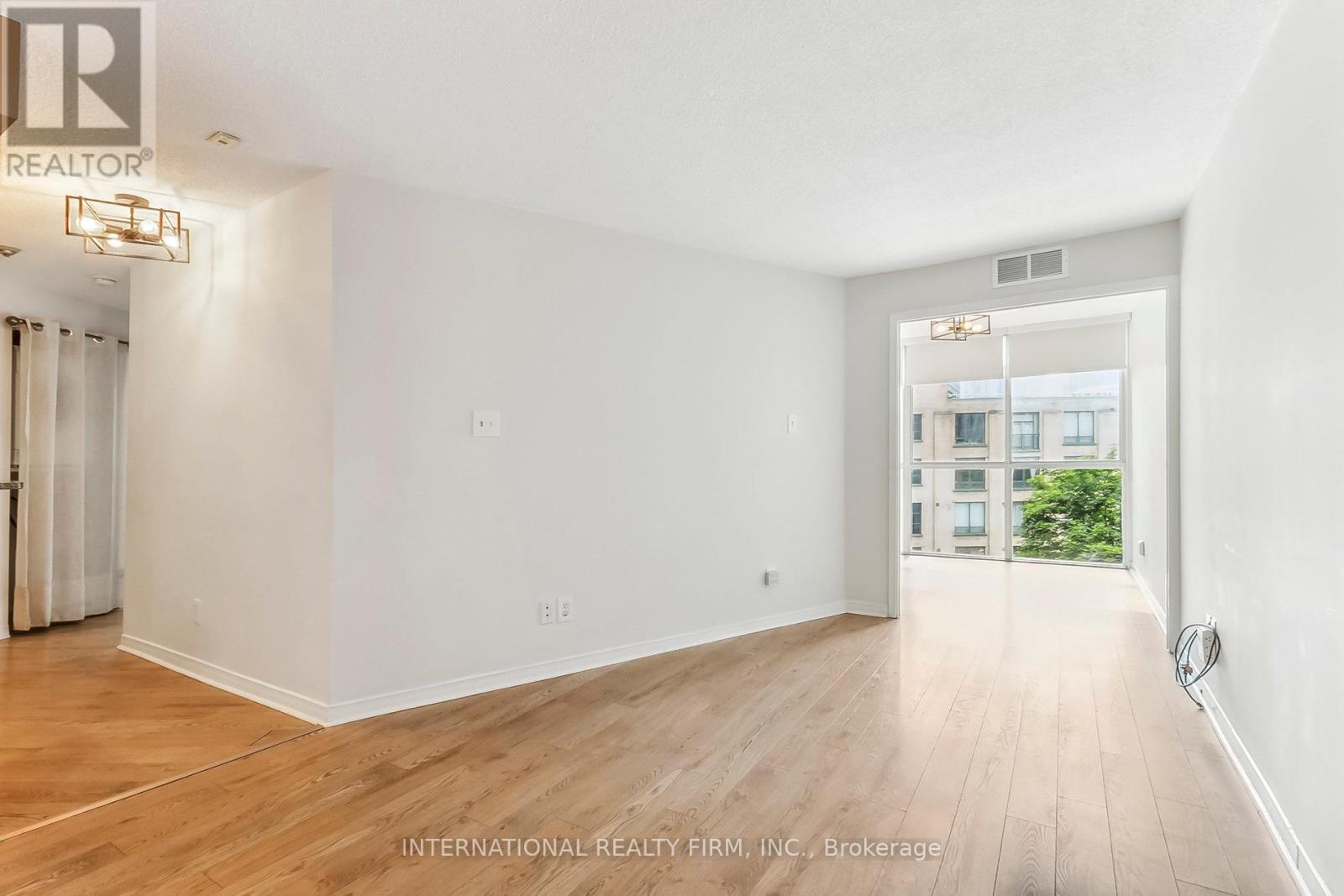 Photo 7 of 628 801 King Street W, Toronto ON