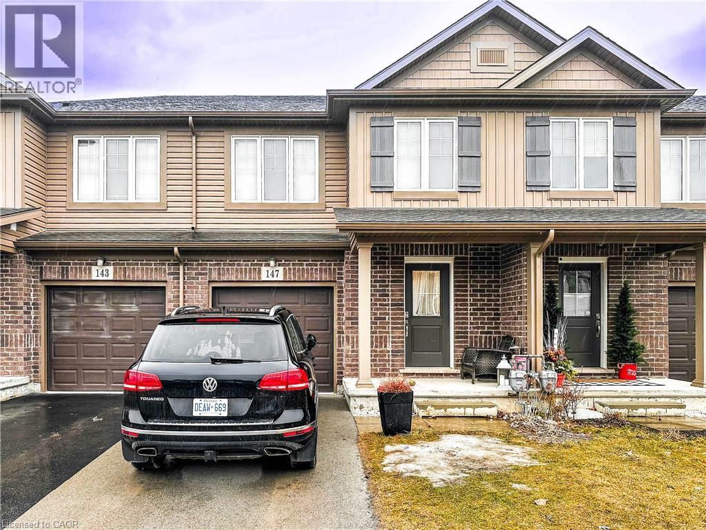 Photo 2 of 147 Heron Street Street, Welland ON