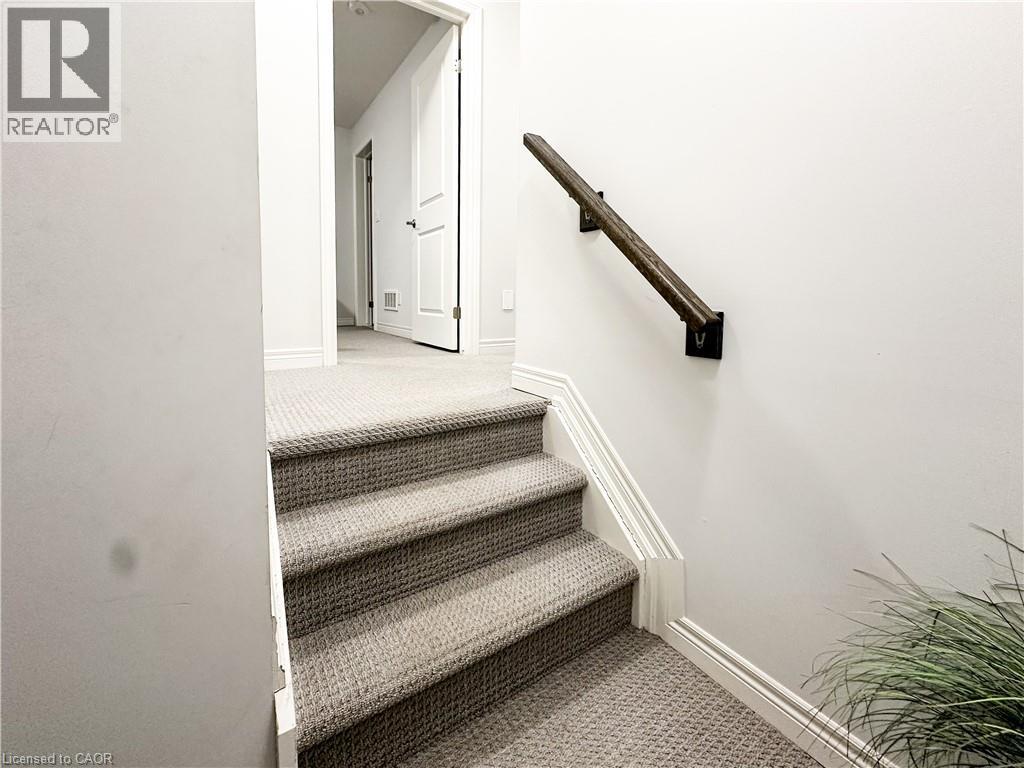 Photo 12 of 147 Heron Street Street, Welland ON