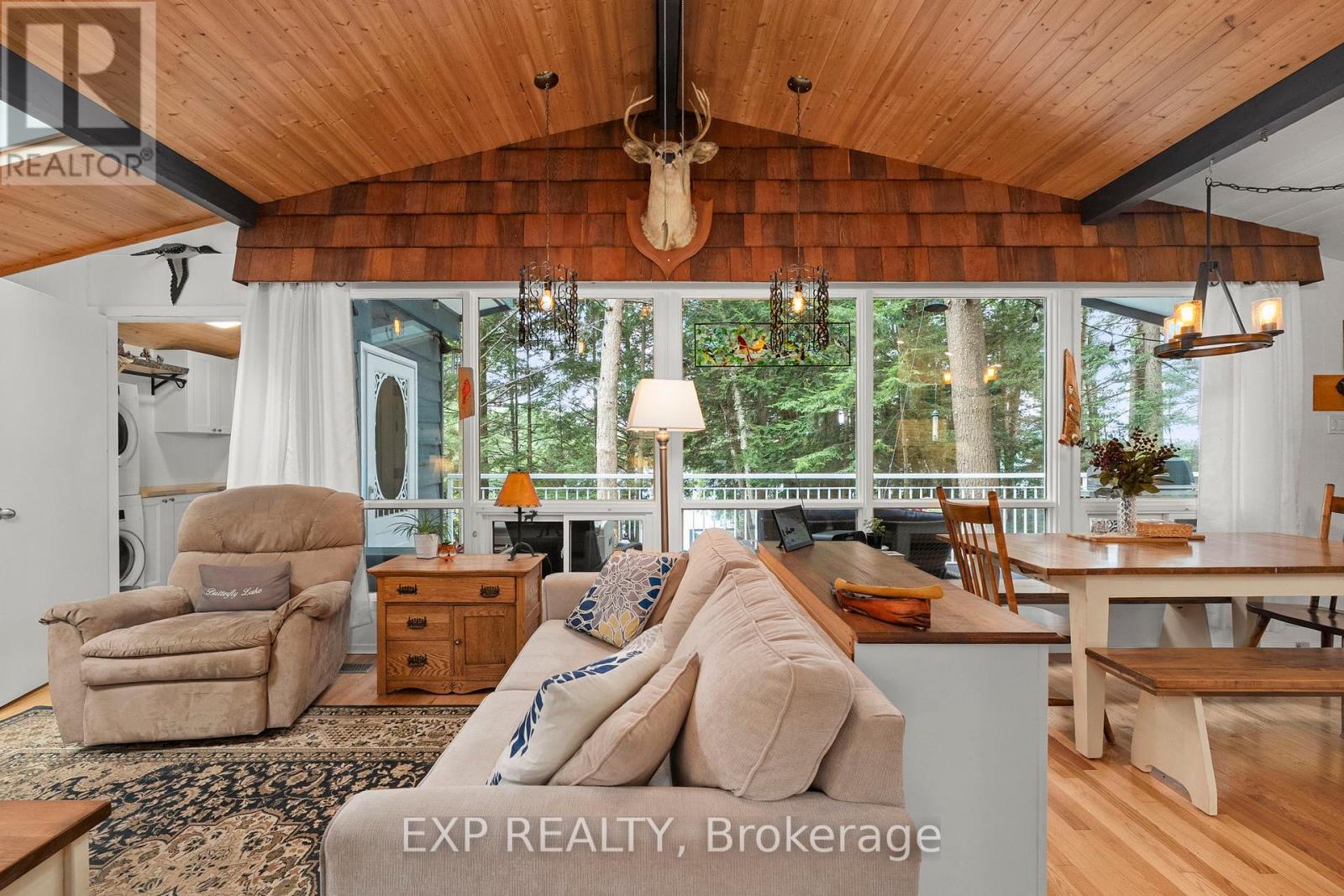 Photo 10 of 1 1105 Butterfly Road, Muskoka Lakes ON