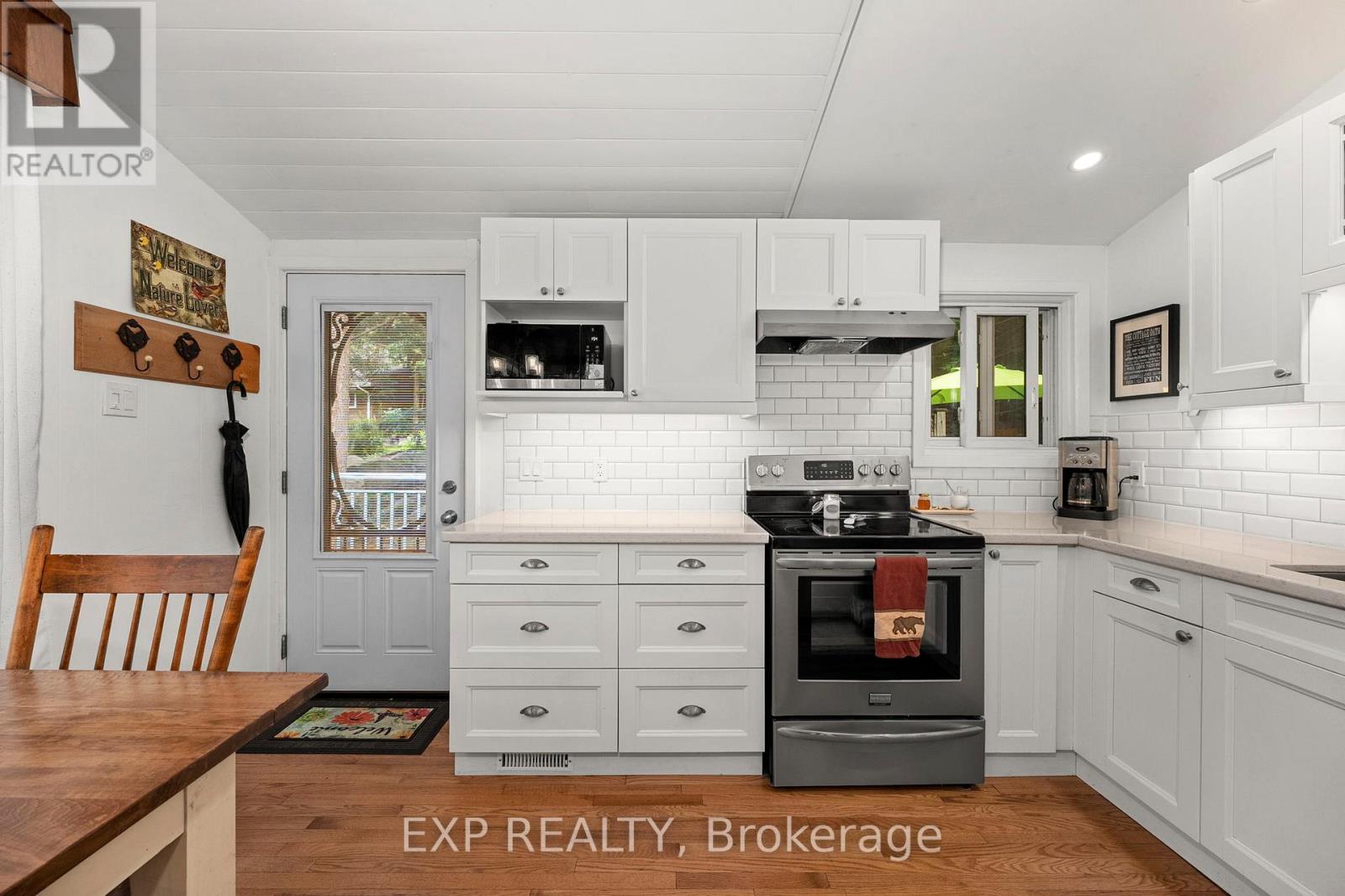 Photo 8 of 1 1105 Butterfly Road, Muskoka Lakes ON