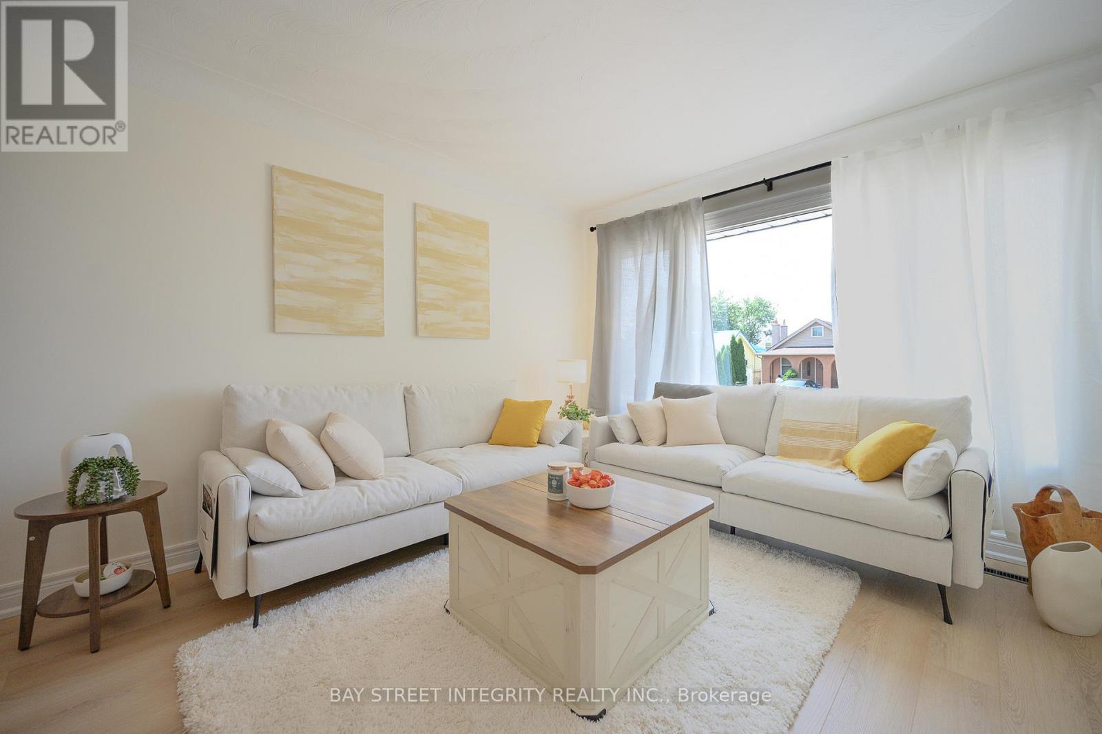 Photo 11 of 106 Beland Avenue N, Hamilton ON