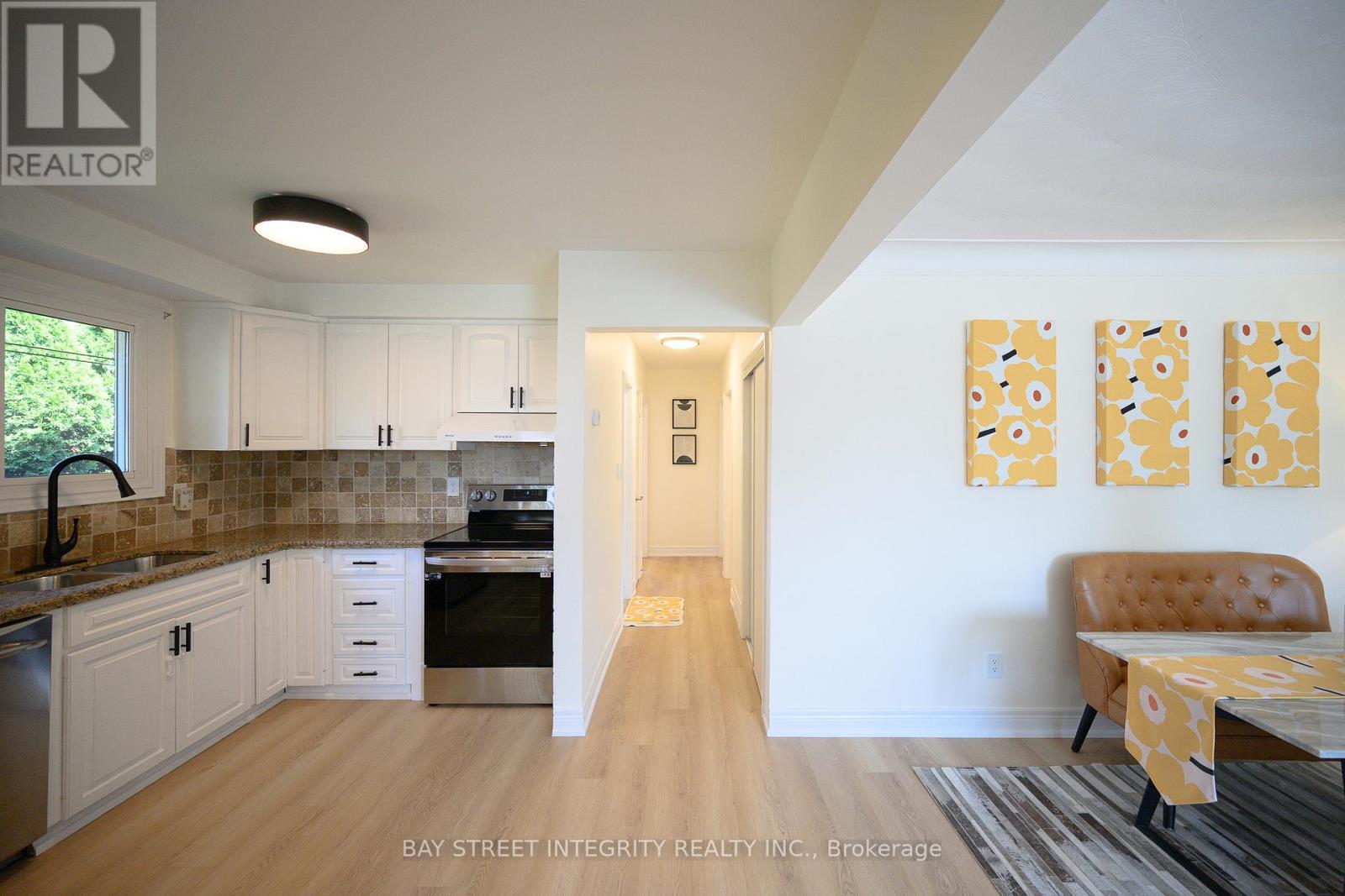 Photo 12 of 106 Beland Avenue N, Hamilton ON